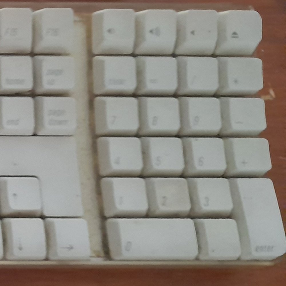 White USB keyboard A1048 by Apple - Picture 5 of 6